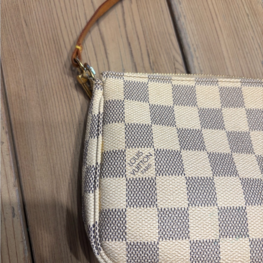 Louis Vuitton Damier Azur Pochette - Picture 2 of 7